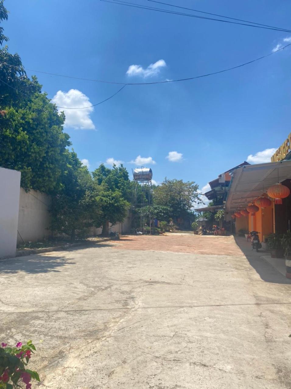 Hotel Khach San Ban Me Xanh à Buôn Ma Thuột Extérieur photo