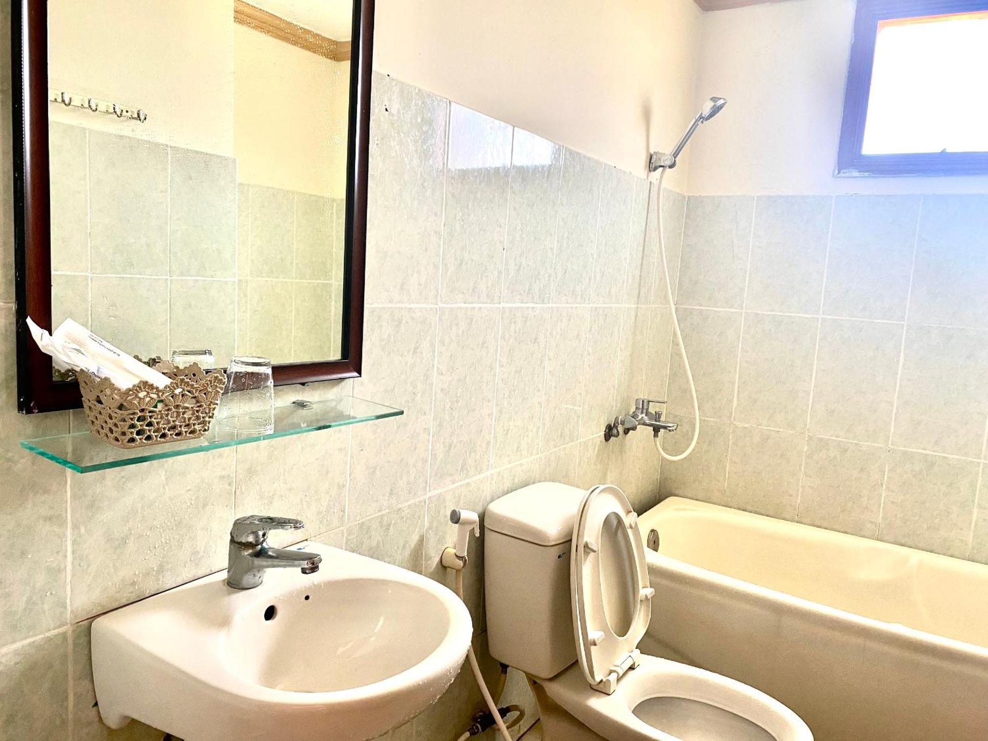 Hotel Khach San Ban Me Xanh à Buôn Ma Thuột Extérieur photo