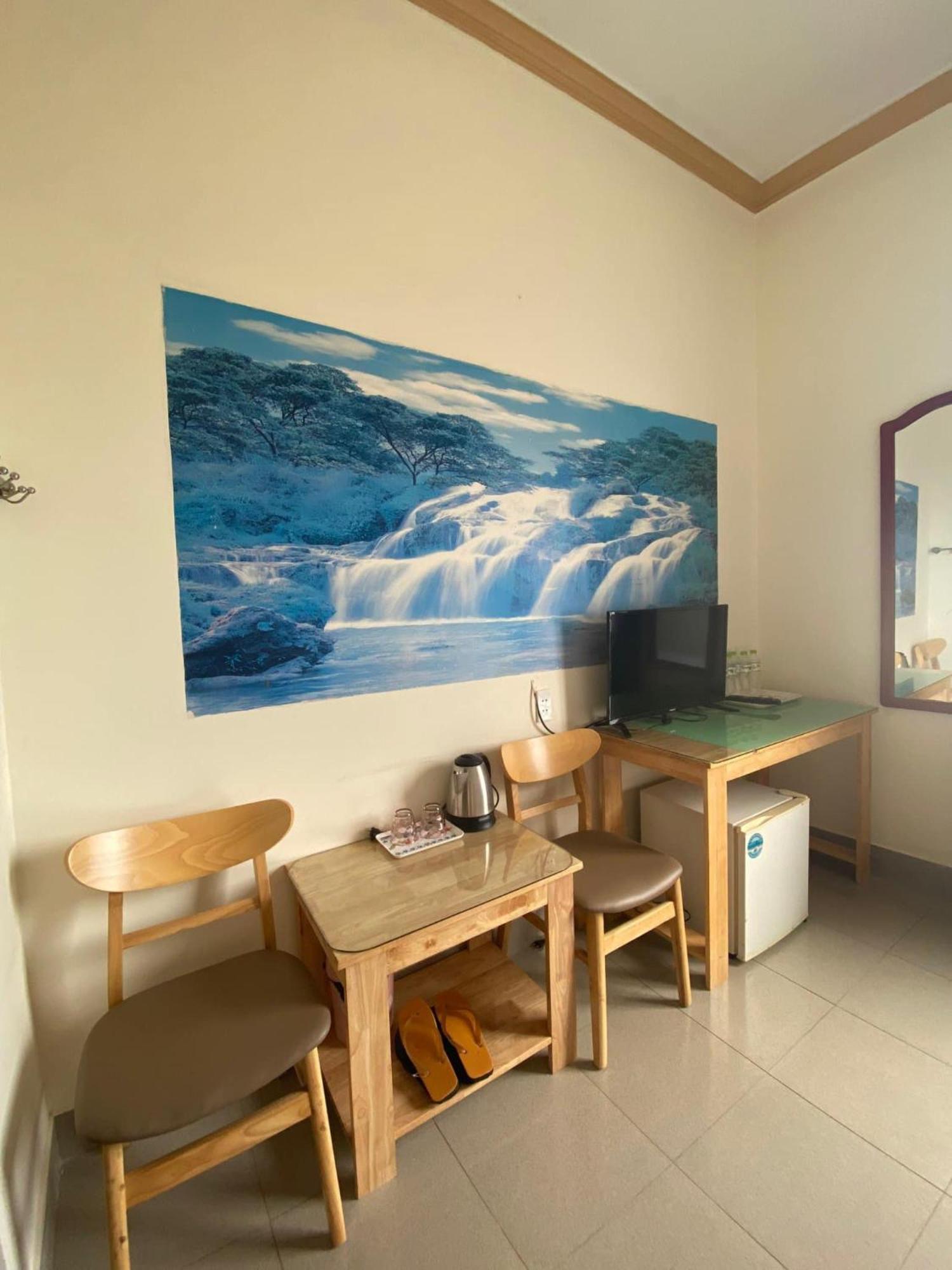 Hotel Khach San Ban Me Xanh à Buôn Ma Thuột Extérieur photo